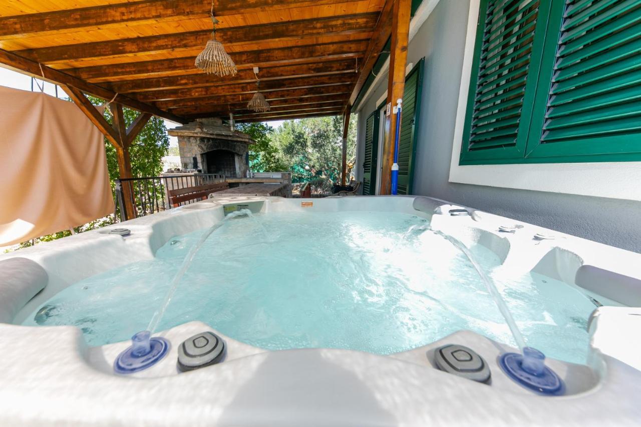 Mare&Karlo Apartment มาลี เดอร์เวนิค ภายนอก รูปภาพ