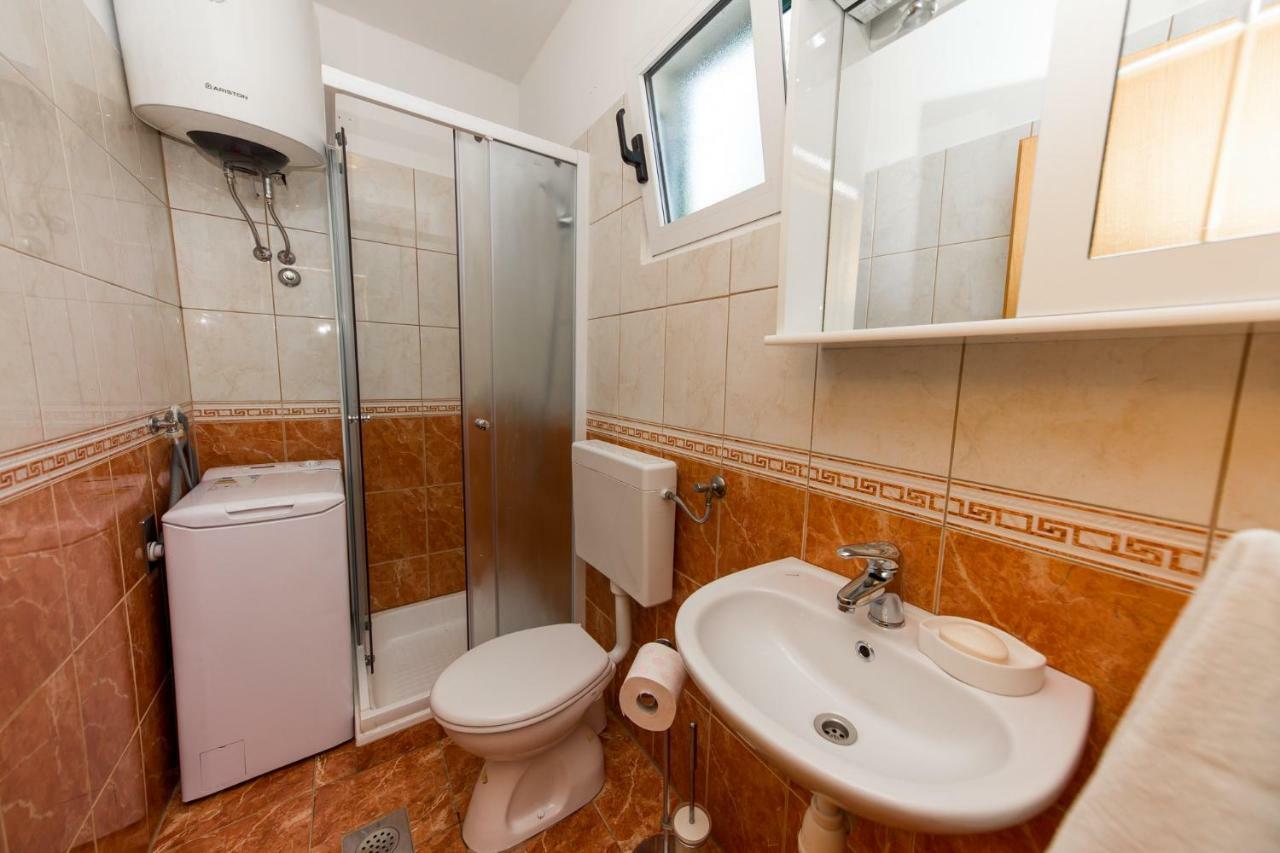 Mare&Karlo Apartment มาลี เดอร์เวนิค ภายนอก รูปภาพ