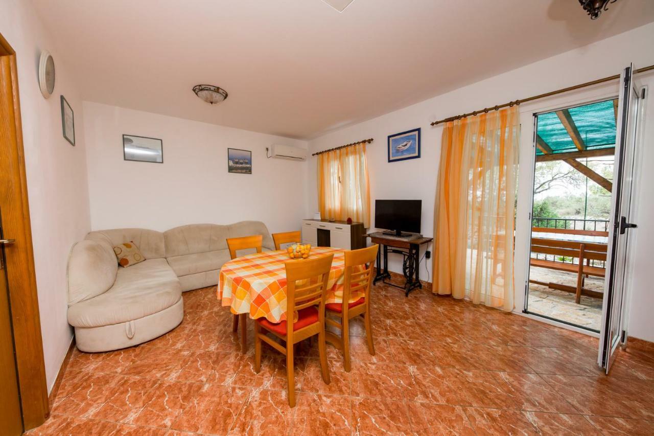 Mare&Karlo Apartment มาลี เดอร์เวนิค ภายนอก รูปภาพ