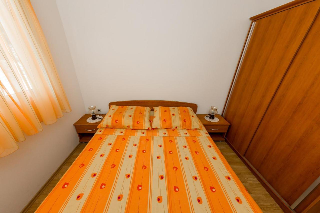 Mare&Karlo Apartment มาลี เดอร์เวนิค ภายนอก รูปภาพ